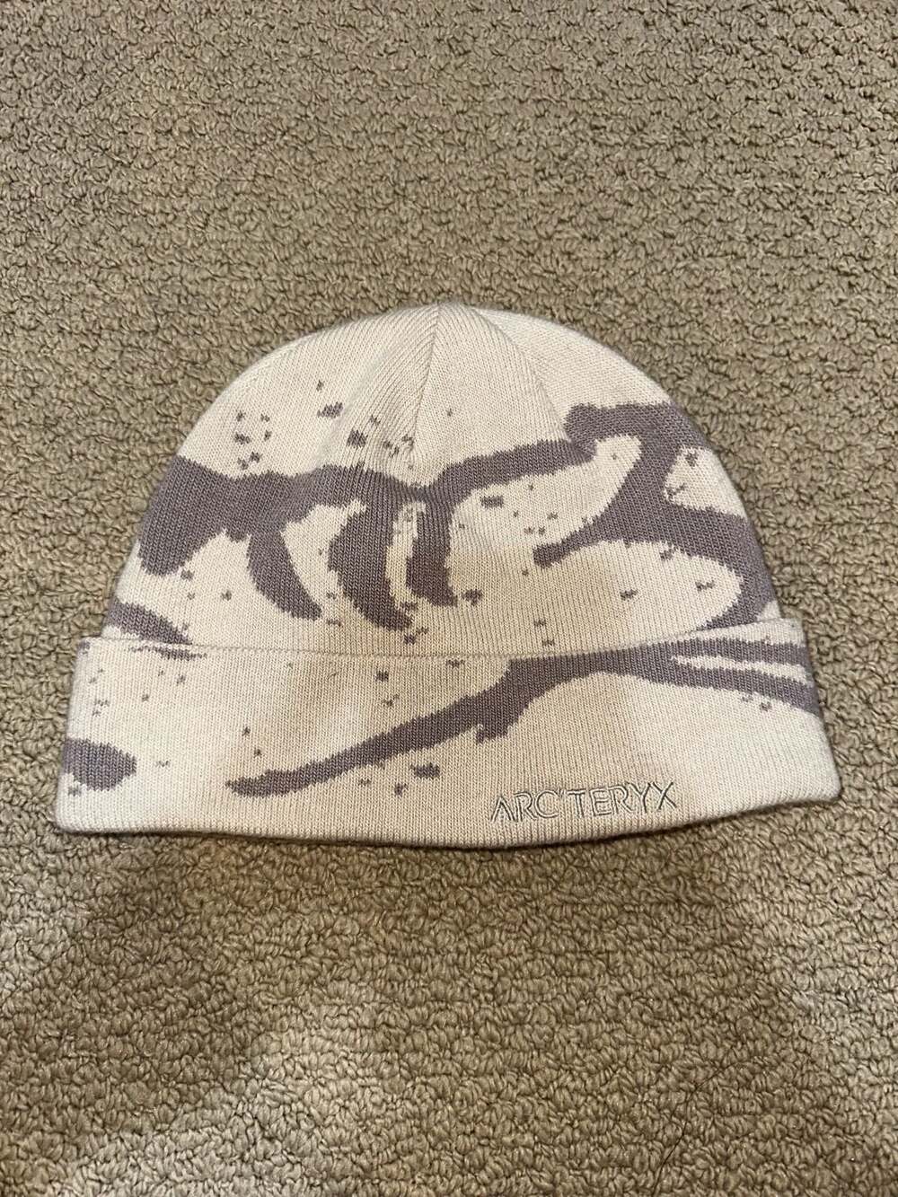 Arc'teryx Grotto Toque “ARCTIC SILK / WARM STONE” Beanie Hat